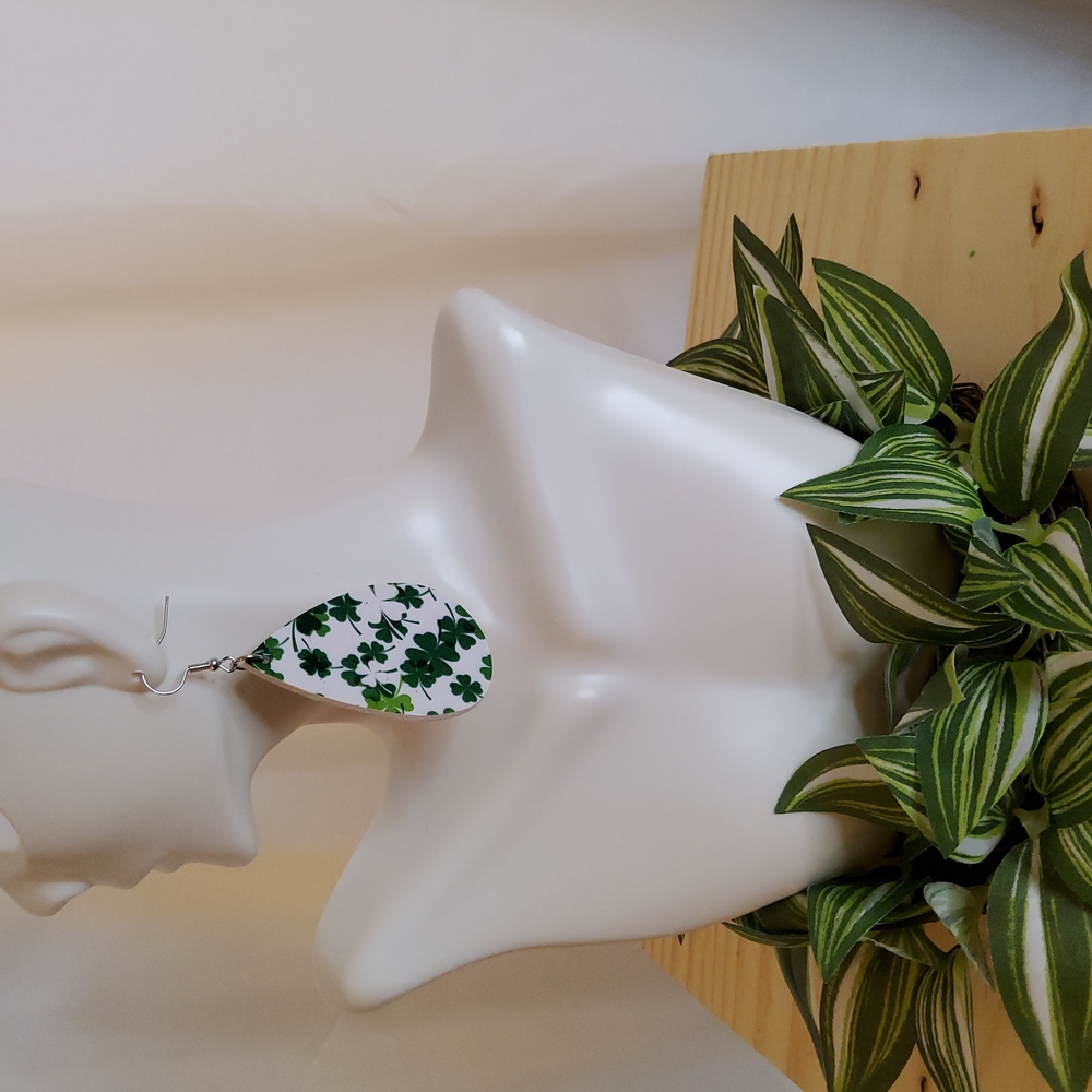 Green & White Oval Earrings